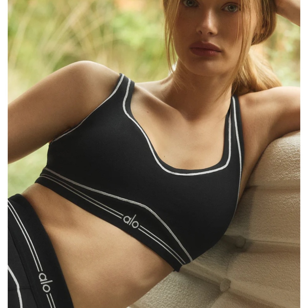 ALO Yoga Black Sports Bra with White Contrast Piping